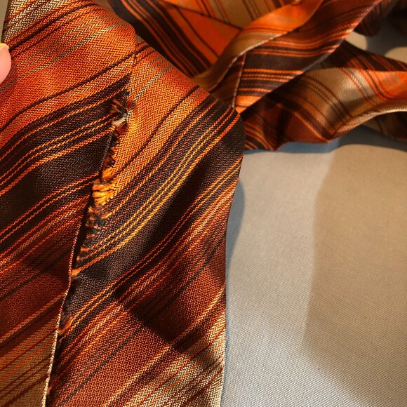 VINTAGE LOT of 8 Mens Ties - Some Imperfections SEE LISTING #F1 - Picture 15 of 16